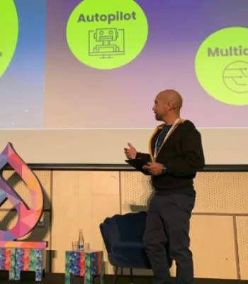 Profile picture for user Alex Moreno