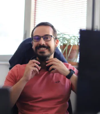 Profile picture for user Elie